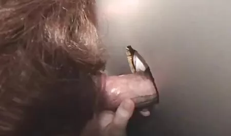 Dipendenti al lavoro. nonne sborrate