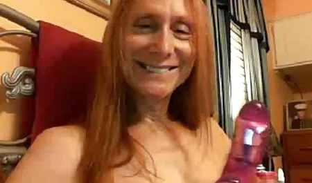 Natasha video sesso nonna e nipote mo in camera da letto.