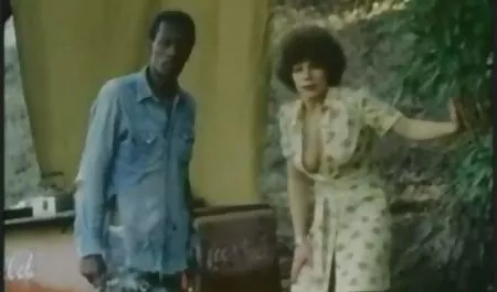 I giornalisti si sfregano nonna e nipote porno in TV.