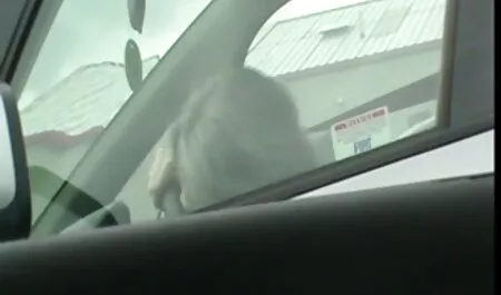 Bionda si scalda nonne italiane gratis con un pompino prima di scopare.