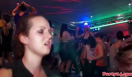 Al diavolo un nonne tettone porno nuovo impiegato.