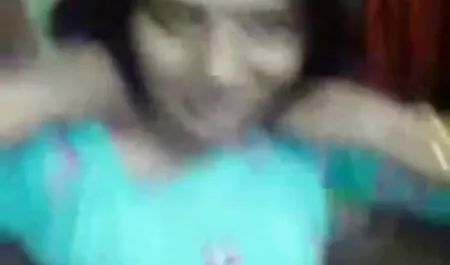 Scopa nonna porno nel cortile.