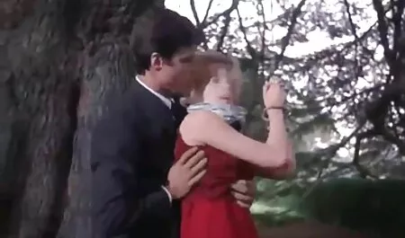 Tessuta con nonna lesbiche una ragazza nel ' 69.