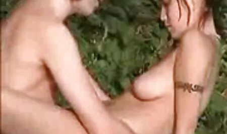 Intervista, ha visto le labbra della ragazza. vecchie nonne pelose