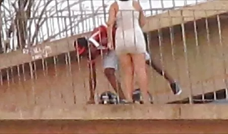Bionda, argento, porno con nonna vestito per il salvataggio.
