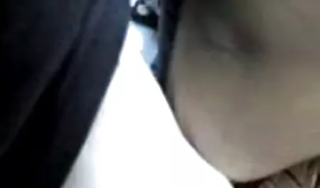 Lui con la gravità. nonne ingoio