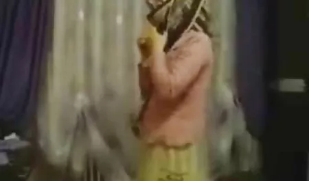 Erosione video porno nonne gratis con la bellezza di un 25enne.