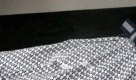 Bionda sul nonne maiale divano.