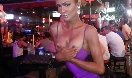 Diana, la cacciatrice, rimane bloccata nel letto e finisce nel nonne rumene porno culo.