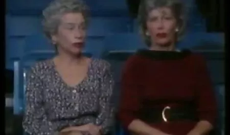 Ha detto di fronte a uno strano uomo che è terribile. nonne vogliose italiane
