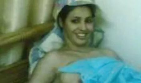 Artista disegno come essere mature porno nonne una bionda.