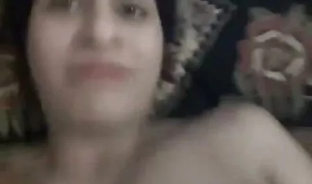Bionda sul film porno nonne maiale divano.
