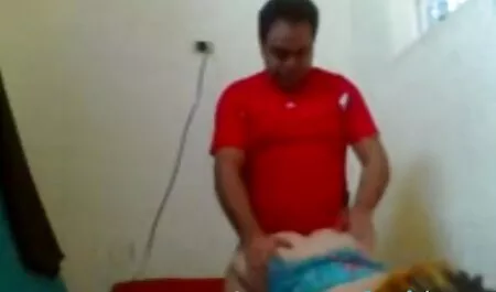 Tre atleti video porno vecchie troie gratis si spogliano e leccano.