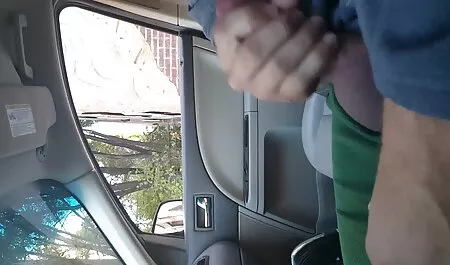 Lei brilla con il fotografo. sborrate in bocca a nonne