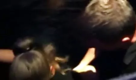 Ragazza dagli occhi nonneitalianeporno azzurri.