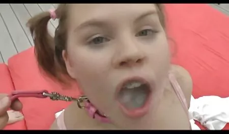 Cazzo nonnelesbiche con suo fratello e mangiare sperma.