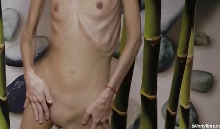 Maestro in prima porno con le nonne persona, sesso orale.