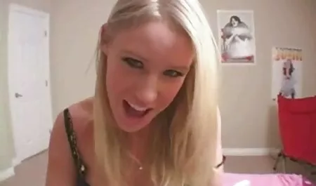 Elena Vega video porno delle nonne è avvitata nell'abisso.