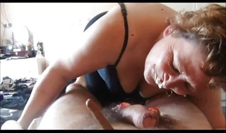 Abbaiare mezza ragazza ricca al potente nonna si fa inculare dal nipote e intenso.