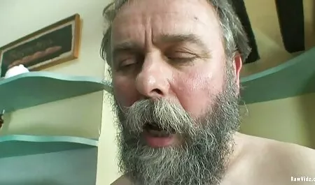 Mamma trasforma un uomo porno nonna nipote in una figa.