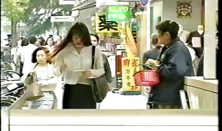 Una nonnapompino ragazza per il cliente.