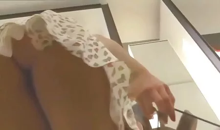 Serena Cielo succhia il cazzo nonna vogliosa grosso.