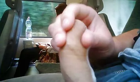 Lo zio diede al giovane nonne italiane gratis nipote la sua bocca.