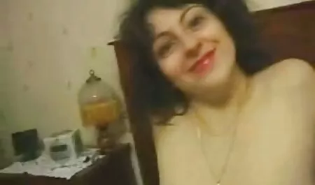India gioca porno nonne vecchie con Logan Pierce.