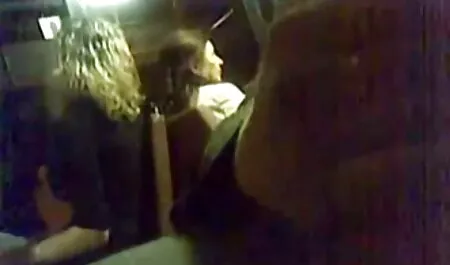 E ' uscita dalla doccia e ha fatto sesso con un giovane. vecchie troie con giovani