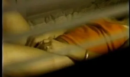 Mary House gioca film porno italiani nonne con un dildo.