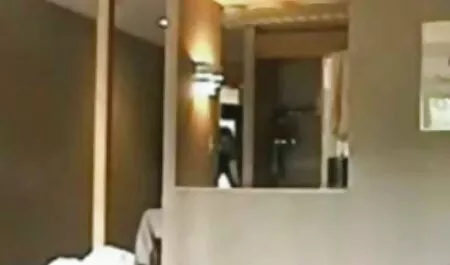 Bella ragazza porno nonne pelose spogliarsi (video di 18 anni).