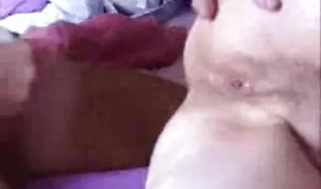 Un vestito con un cazzi enormi per nonne adulto.