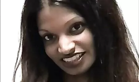 Una milf bianca che mangia un uomo nero è granny scopata al lavoro.