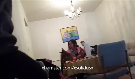 Tre ragazze si gira a succhiare video porno di vecchie nonne il suo cazzo.