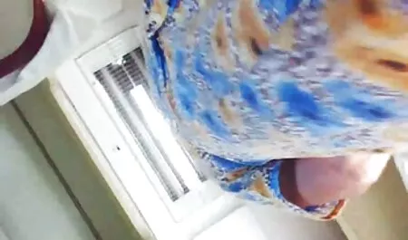 Una bionda al porno nipote e nonna buio.