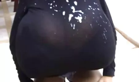 Visualizza nonne con giovani il membro delle persone.