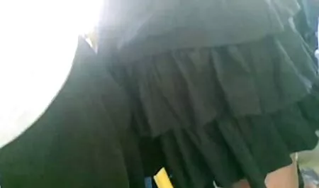 La ragazza bionda per un nuovo anno video porno di vecchie pompino.