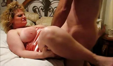 Un'infermiera granny scopate riabilita i pazienti per sesso.