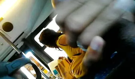 Rossa con un gruppo nonne ditalini di ragazzi.