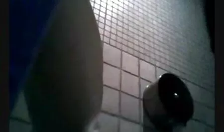 Succhiare un grosso cazzo porno nona nero.