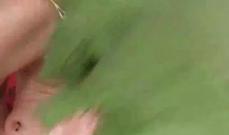Perché le donne comprano un you porn nonne porche giocattolo.