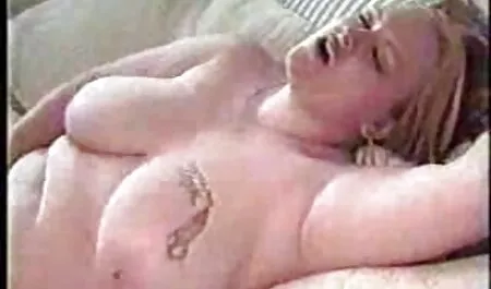 Bionda nel film porno di nonne italiane negozio.