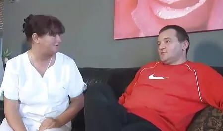 Faccia. nonna tettona