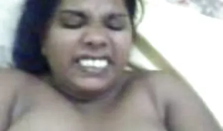 Sesso di gruppo con la bellezza. nonna sexy porno