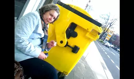 Tre dipendenti lavorano come capi dei nonna porca gratis capi.